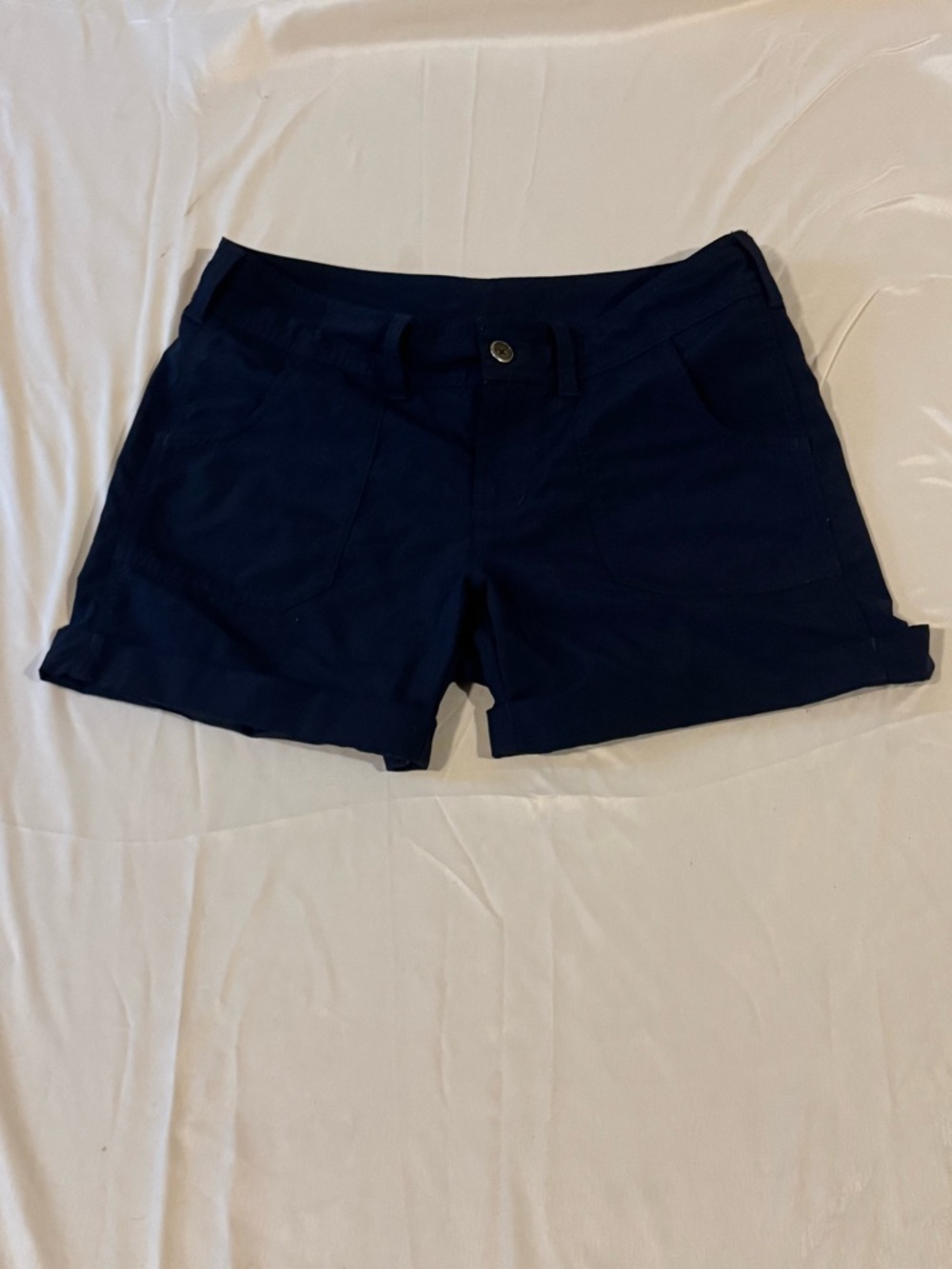 The North Face Women’s Navy Roll Cuff Outdoor Hiking Shorts Size 6